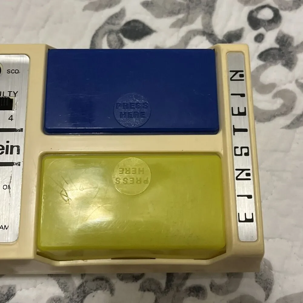 EINSTEIN Vintage Handheld Tabletop Electronic Matching Game -AS IS!! FOR PARTS!!